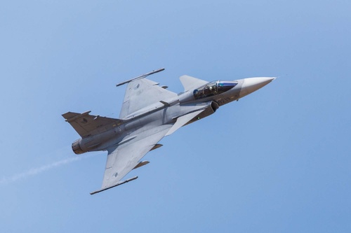 Vliesová fototapeta Stíhačka Gripen 375 x 250 cm