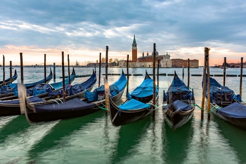 Vliesová fototapeta Gondola v Piazza San Marco 375 x 250 cm